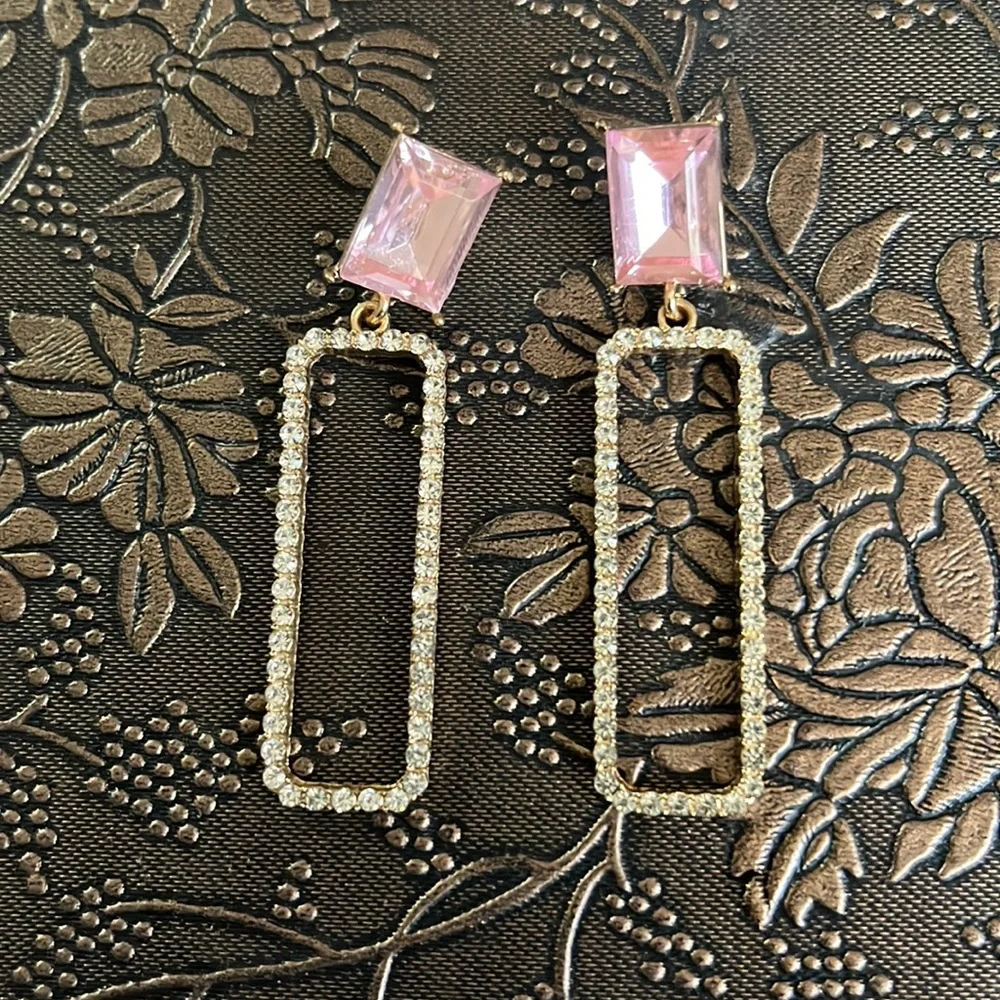 Earrings - Picture 1 of 1